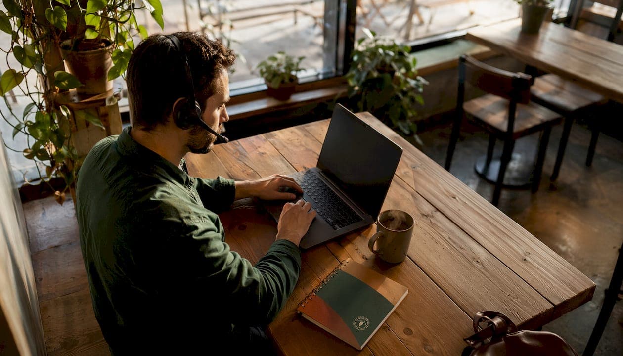 What Is a Help Desk Service? A Guide for SMBs